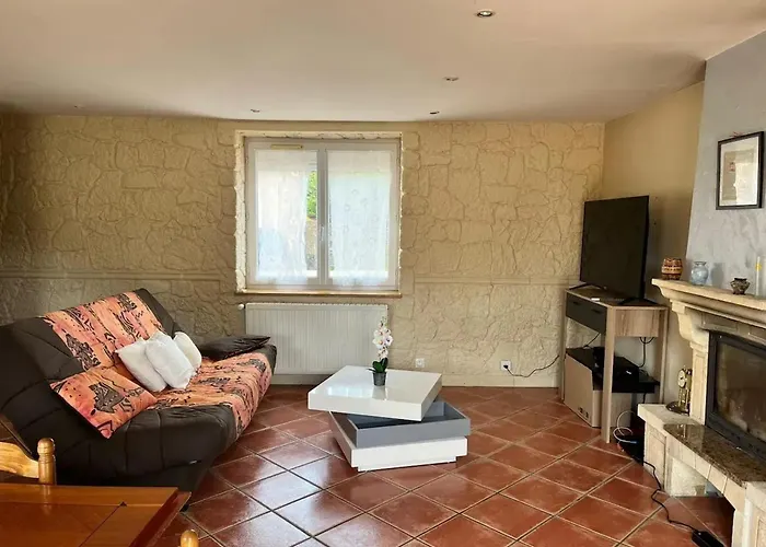 Prázdninový dům Maison Charme A Avec Jardin Prive Mauleon